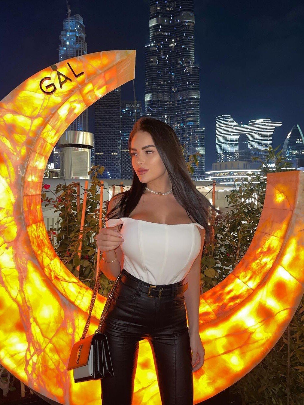 באיזור המרכז -מוניק – אישה חרמנית - תמונה 8